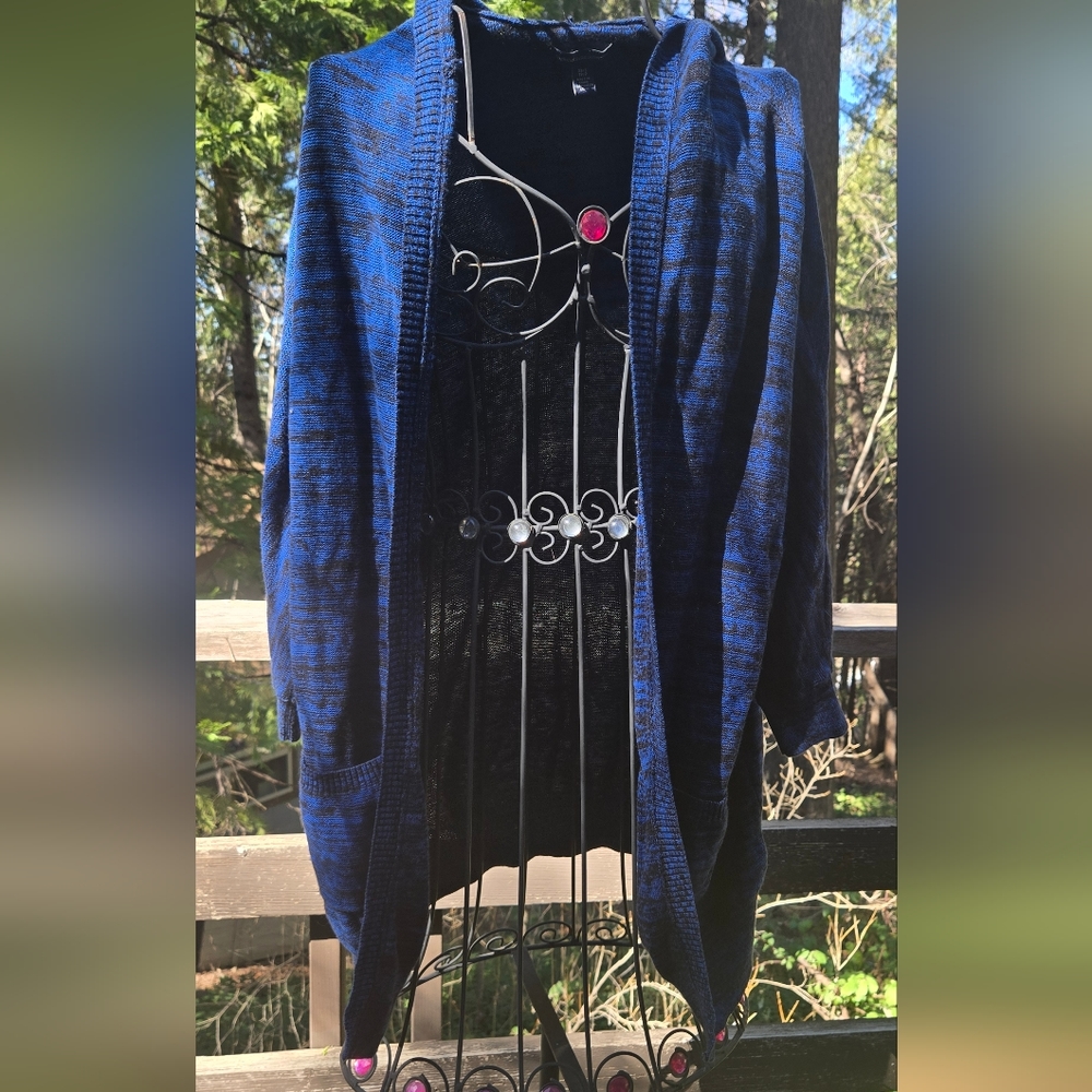 American Eagle Outfitters NWT Blue & Black Knit Cardigan szXS - Picture 2 of 7